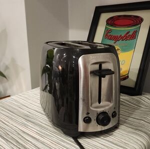 Cuisinart Black and Stainless Steel 2-Slot Toaster